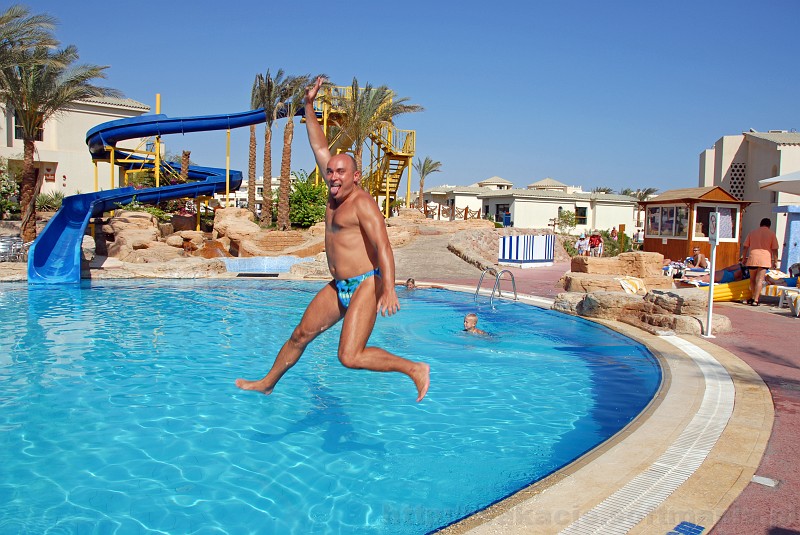 032_egipt_sharm.jpg - Ciąg dalszy skoków do wody.