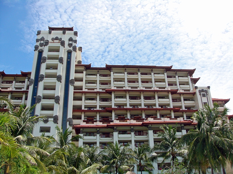 036_wyspa_bali.jpg - A tak wyglądał nasz hotel patrząc z dołu (z poziomu basenowego leżaka)