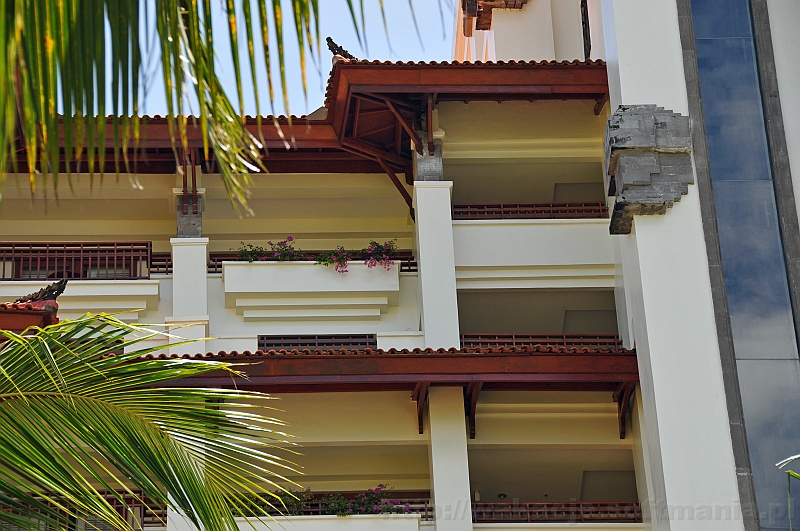 037_wyspa_bali.jpg - Balkon z kwiatkami na ostatnim piętrze to właśnie nasz pokój :-)