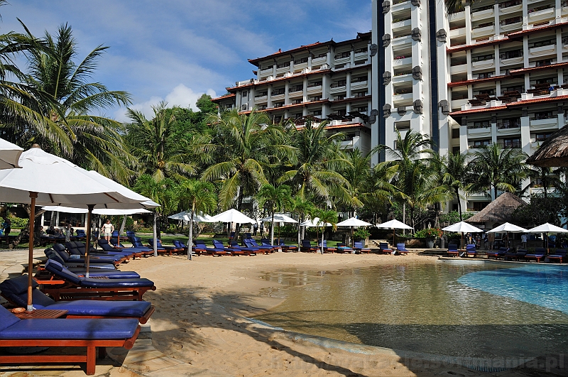 039_wyspa_bali.jpg - Basenik z piaskową plażą - oryginalny pomysł :-)