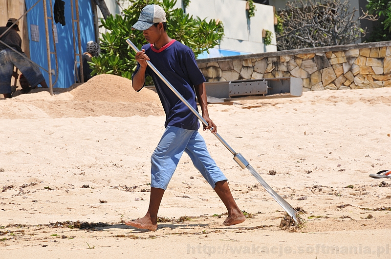 041_wyspa_bali.jpg - O czystość plaży też dbano odpowiednio